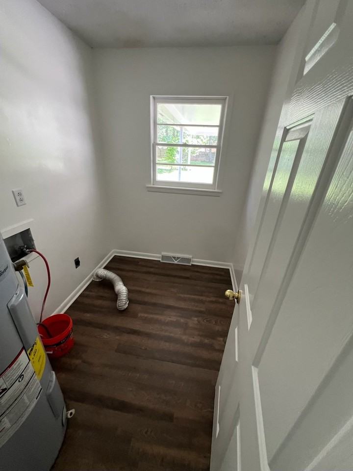 1103 Hickory St - Photo 5 of 12