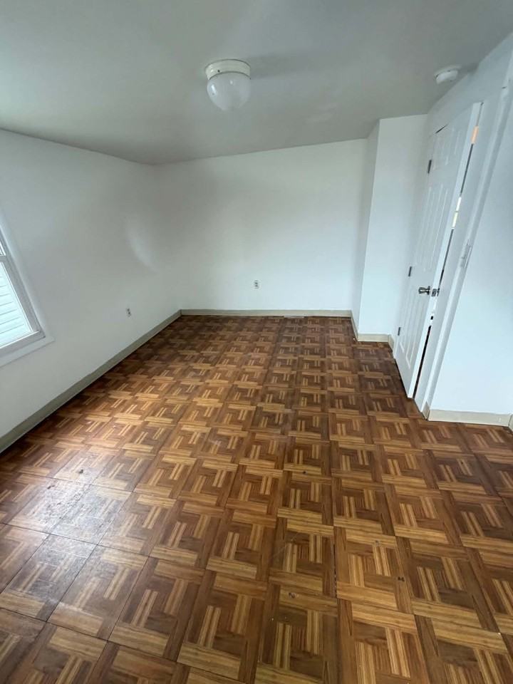 141 Maple St #B - Photo 3 of 10