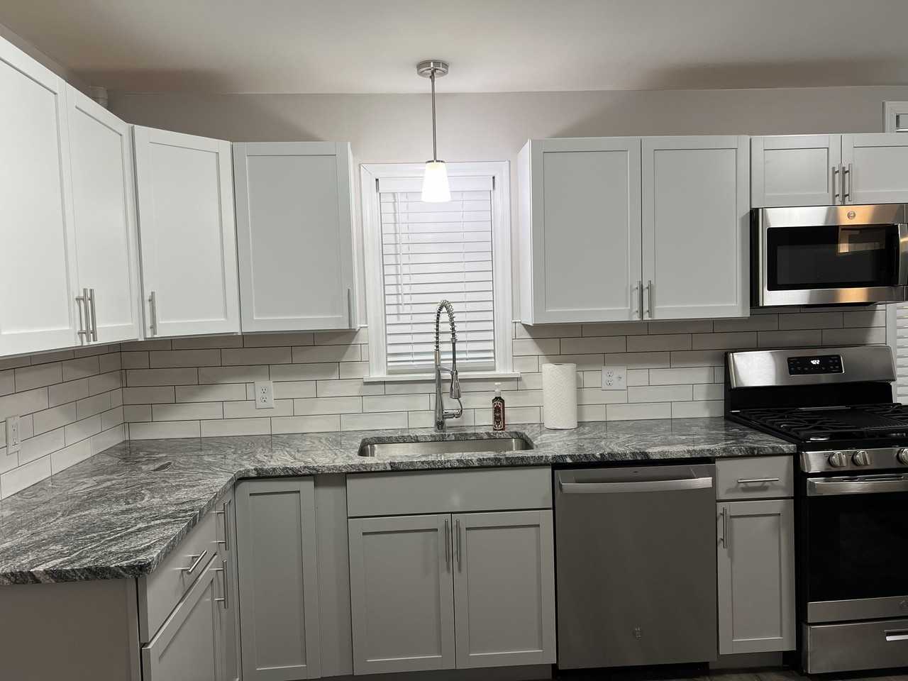 20 Charles St - Photo 2 of 10