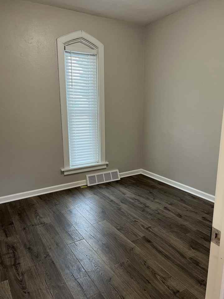 20 Charles St - Photo 5 of 10