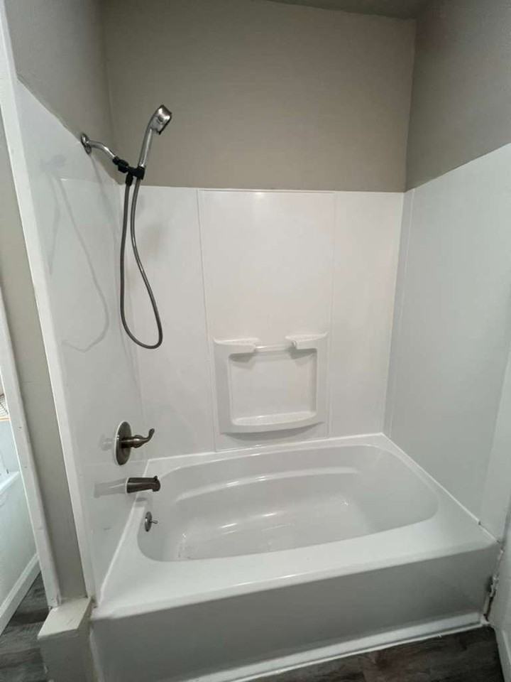 327 N Broad St - Photo 3 of 17