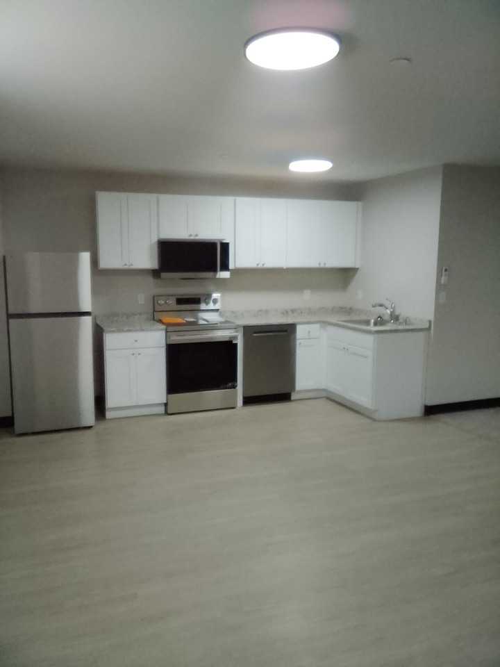 245 Silver Lake St #103 - Photo 4 of 9