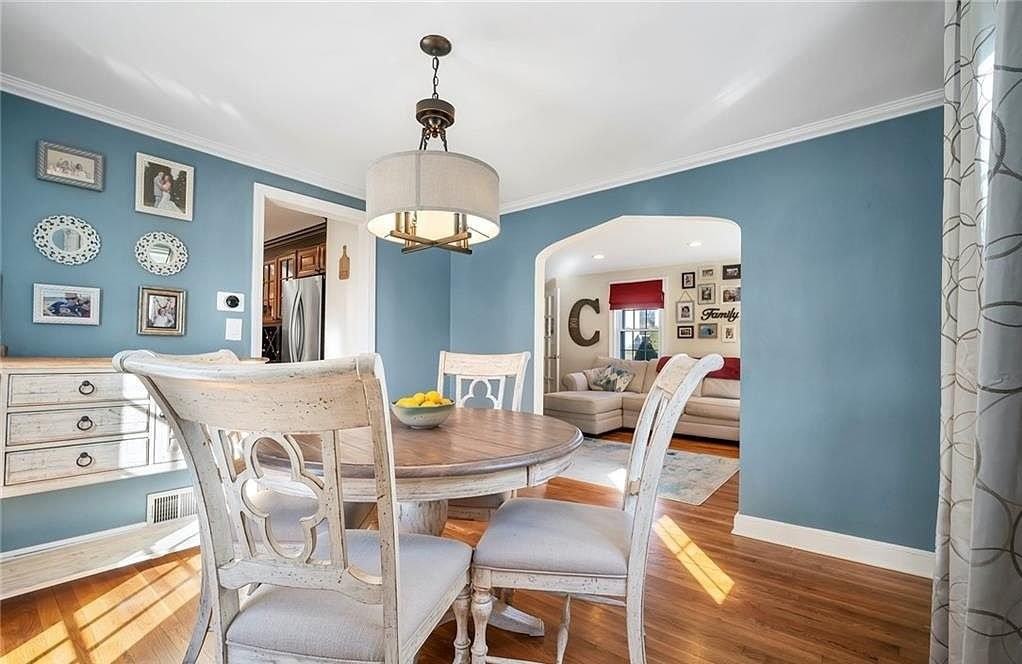 319 Mount Pleasant Ave - Photo 6 of 20