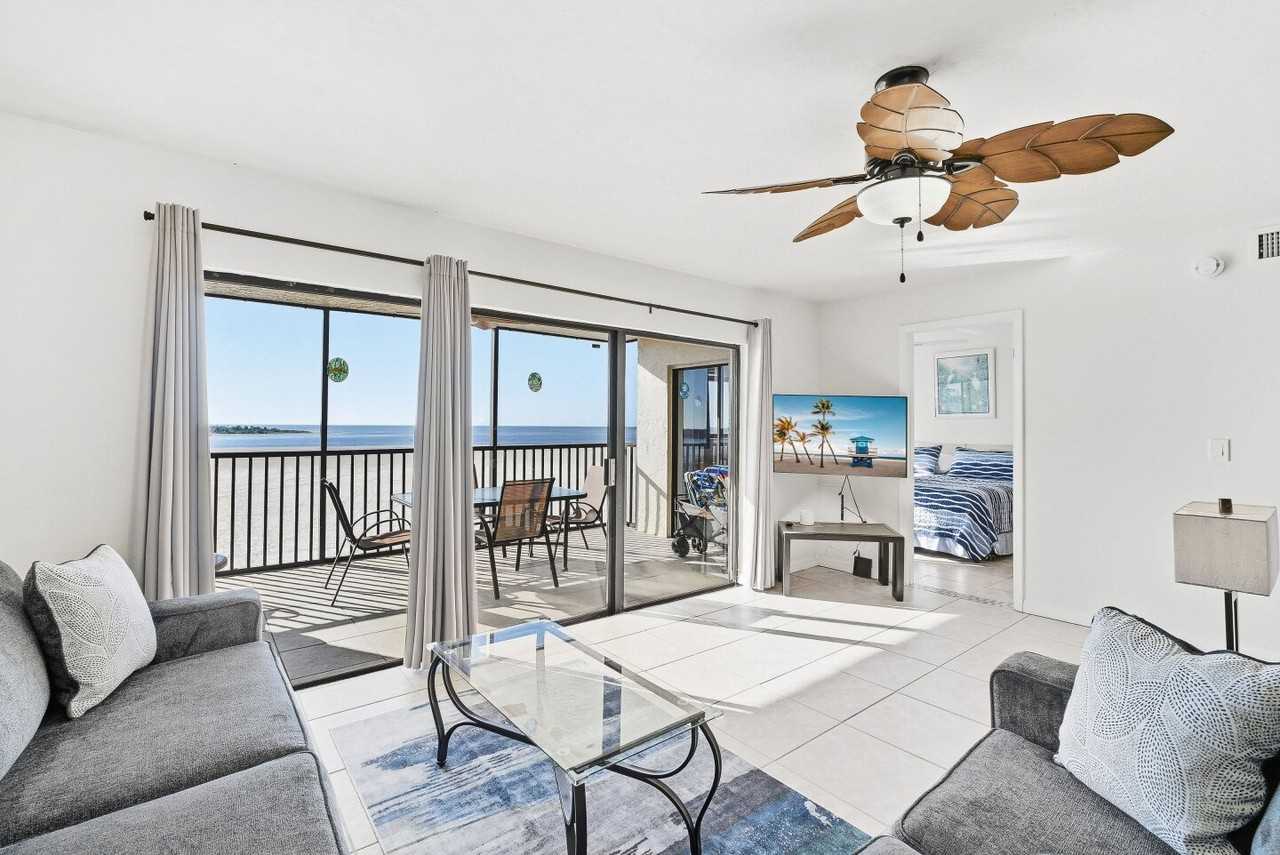 8350 Estero Blvd #331
