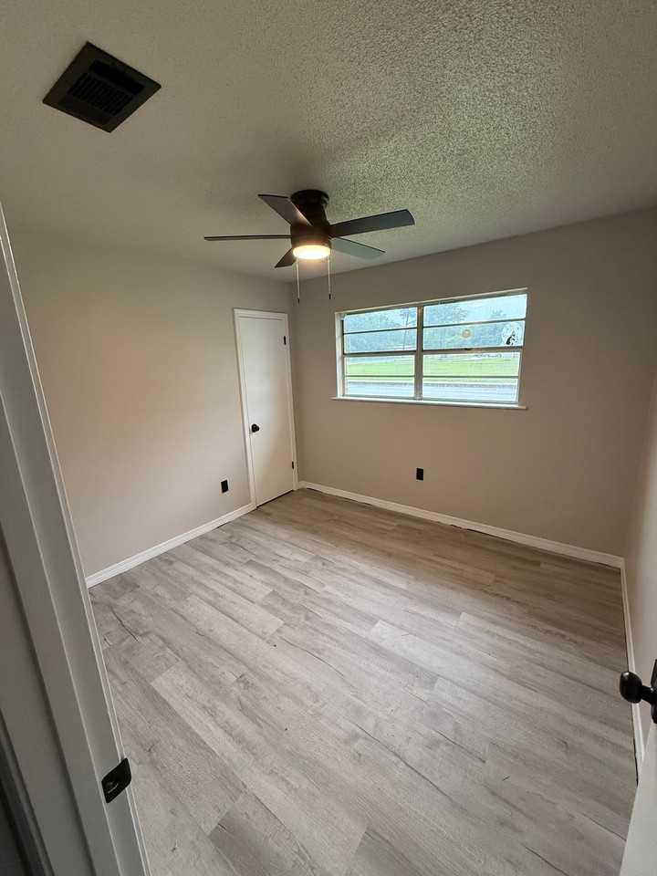2706 Martin St - Photo 2 of 7