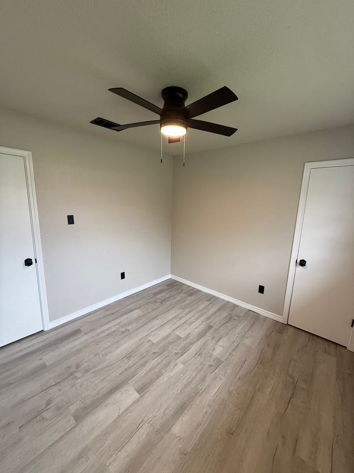 2706 Martin St - Photo 3 of 7