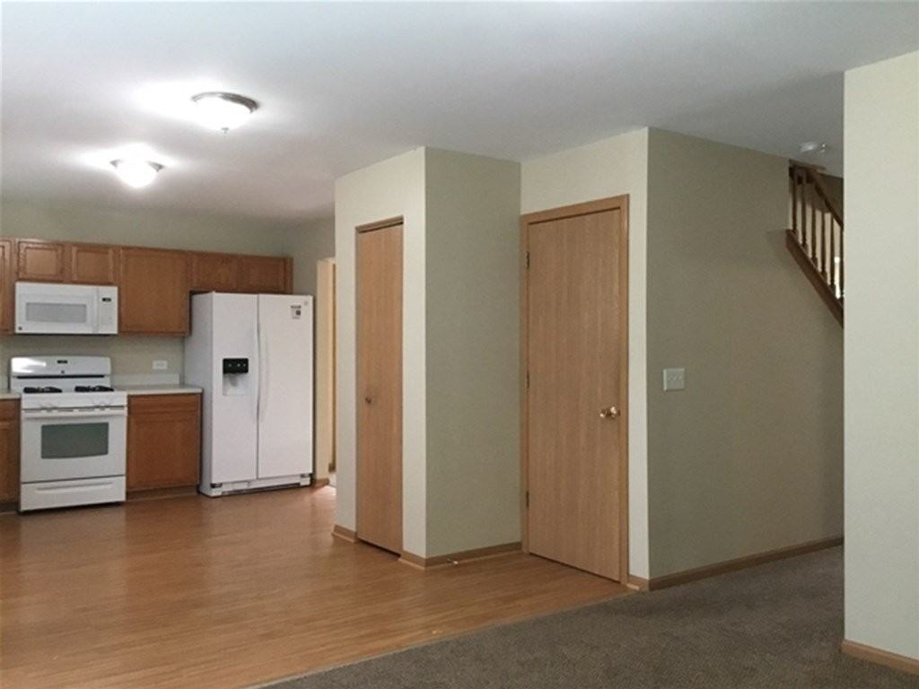 481 Pheasant Chase Dr - Photo 3 of 12