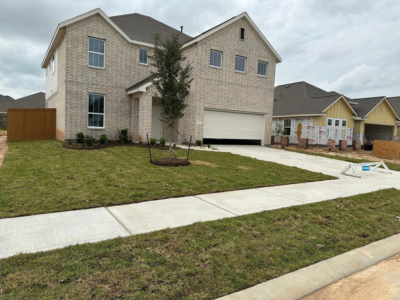 4633 Peony Green Dr - Photo 2 of 9