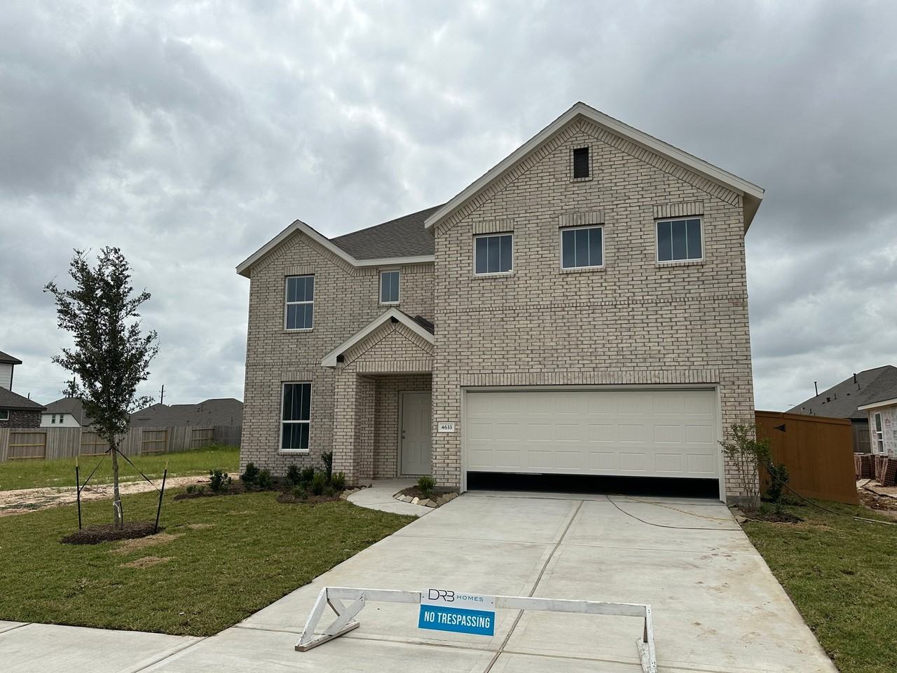 4633 Peony Green Dr - Photo 3 of 9
