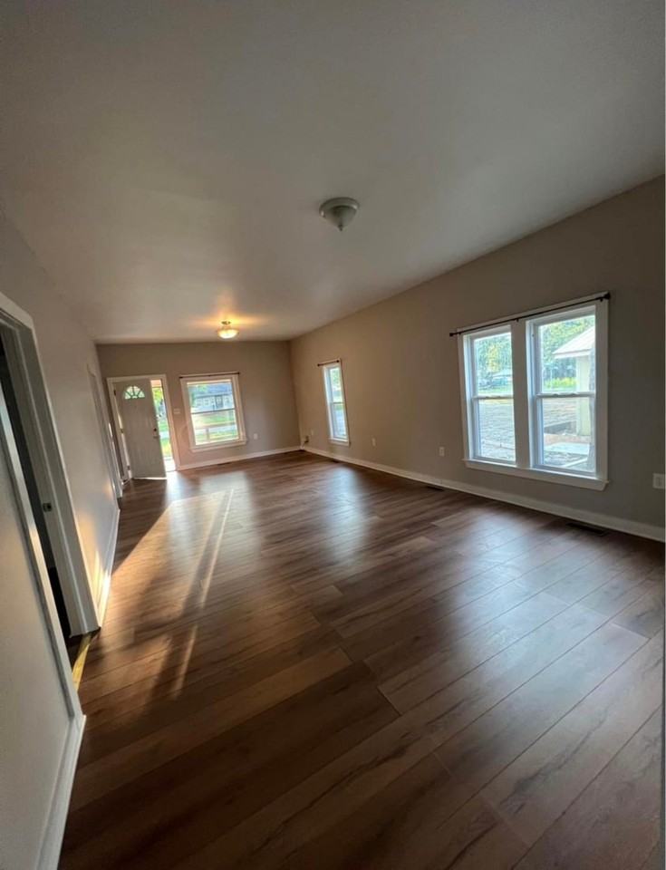 322 N Delaware Ave - Photo 3 of 11