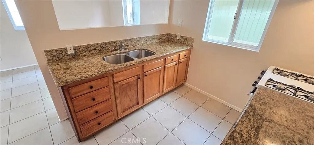 1060 Cherry Ave #A - Photo 5 of 18