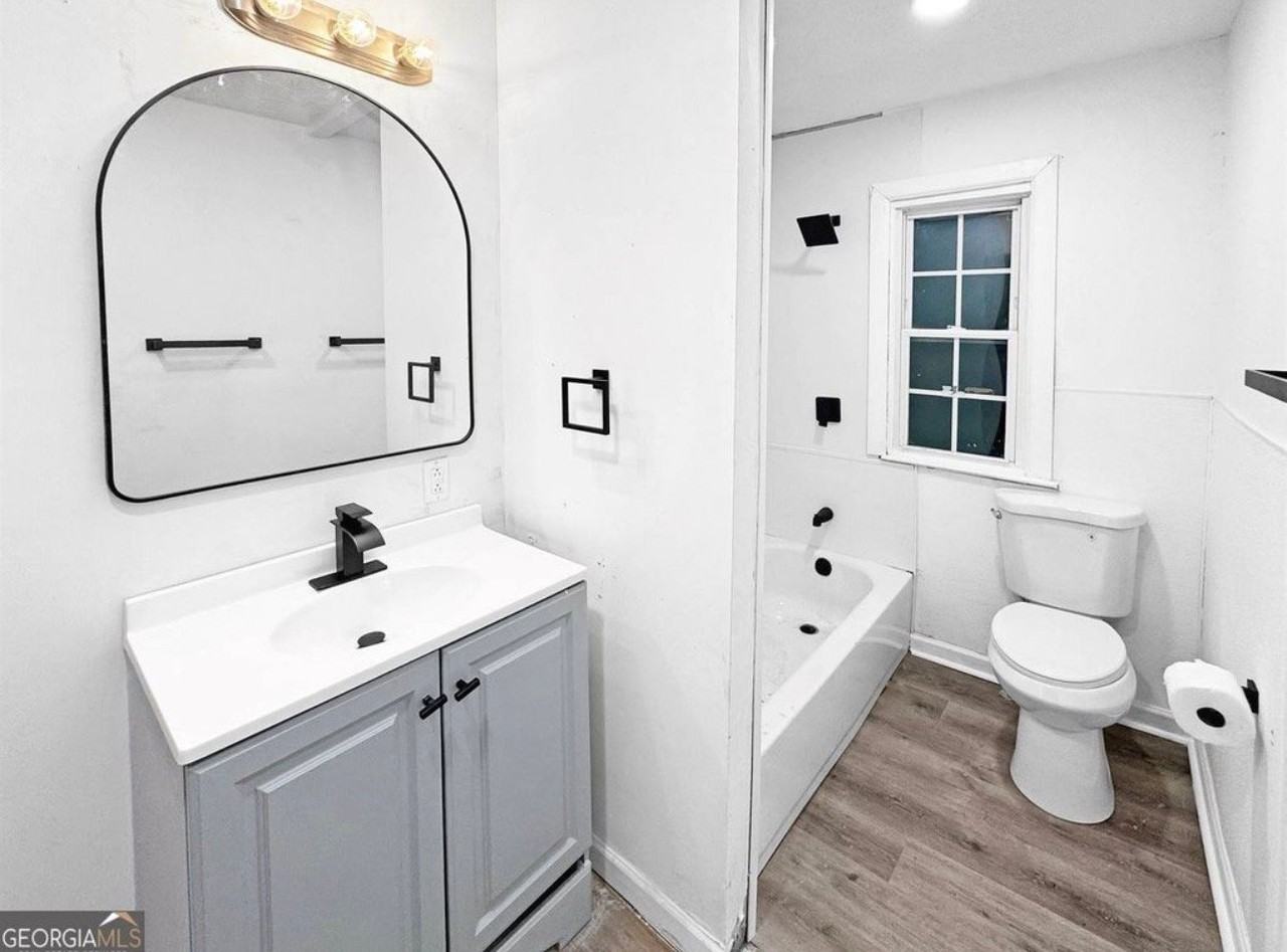 305 Chestnut St Rm 2 #2 - Photo 4 of 5