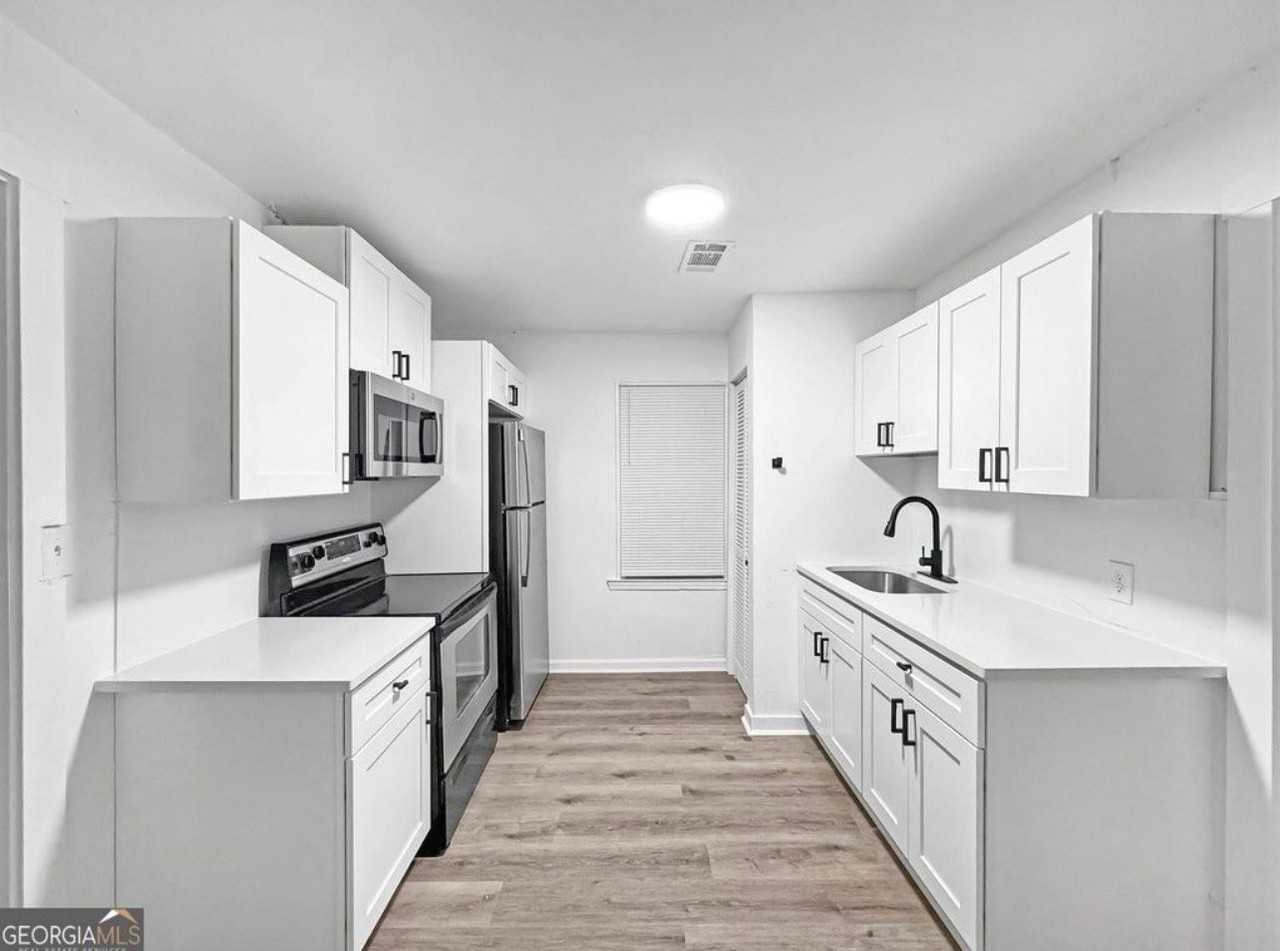 305 Chestnut St Rm 2 #2 - Photo 5 of 5