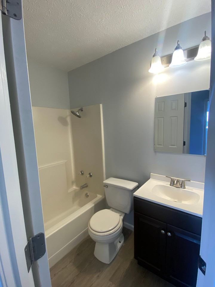 519 S Clark St - Photo 7 of 8