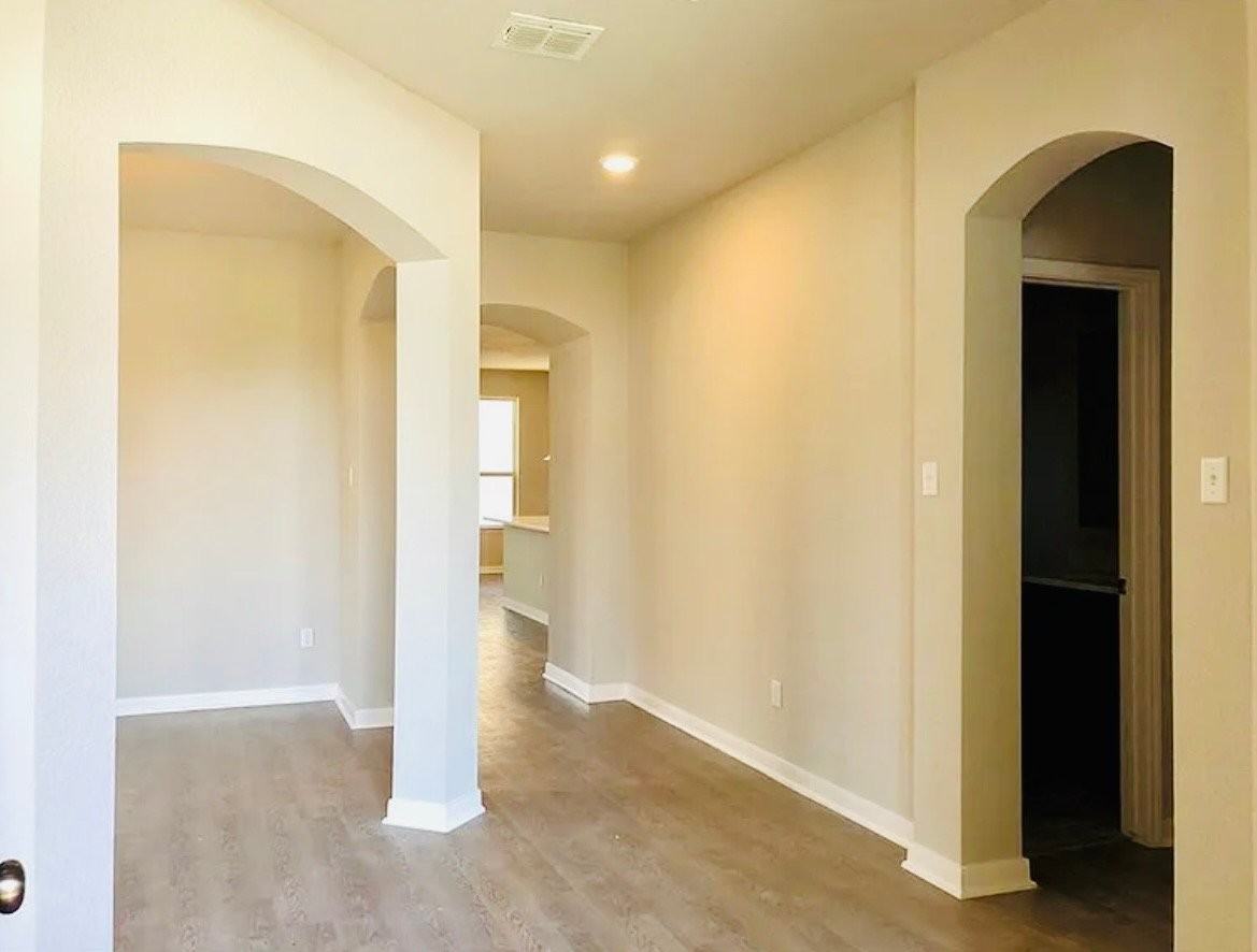 2708 Beutel Rd - Photo 3 of 15