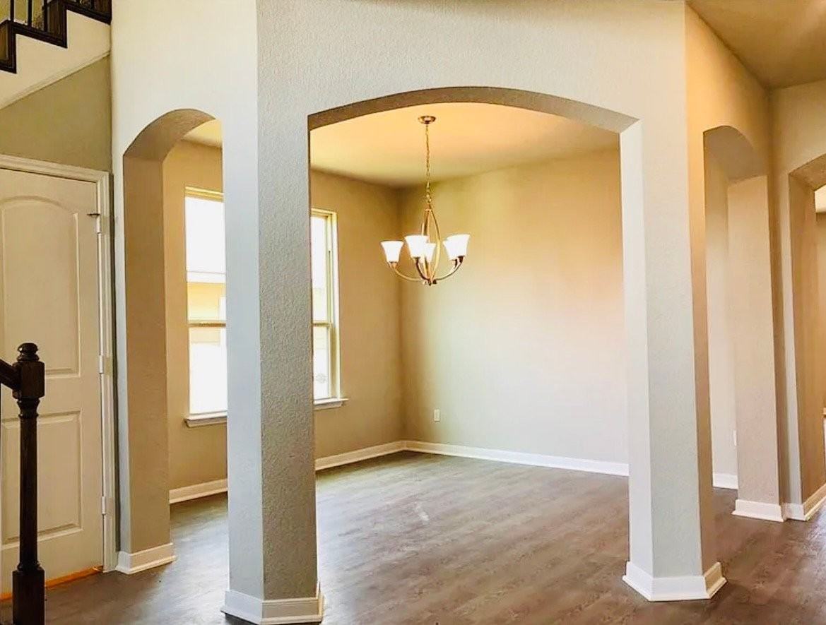 2708 Beutel Rd - Photo 4 of 15