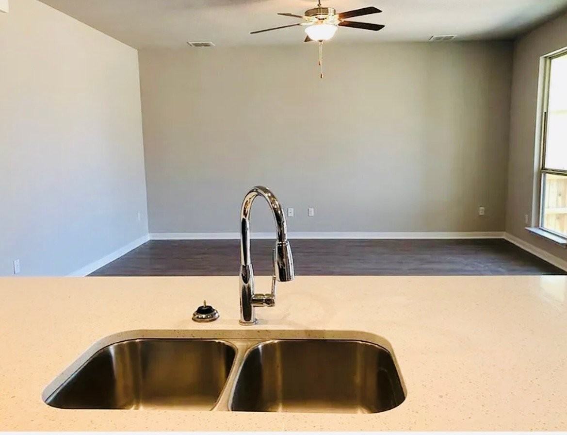 2708 Beutel Rd - Photo 7 of 15