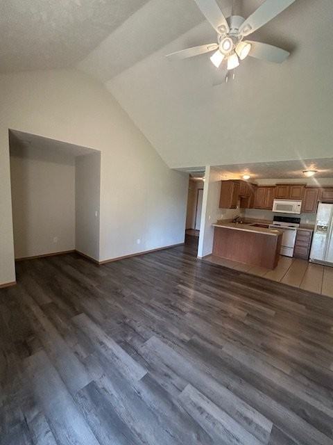 1090 N Northwood Ave - Photo 2 of 6