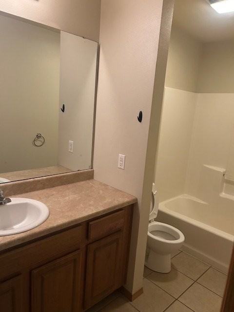 1090 N Northwood Ave - Photo 4 of 6