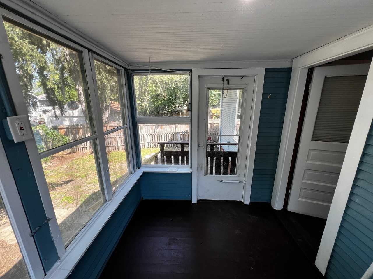 620 Paris Ave - Photo 4 of 18