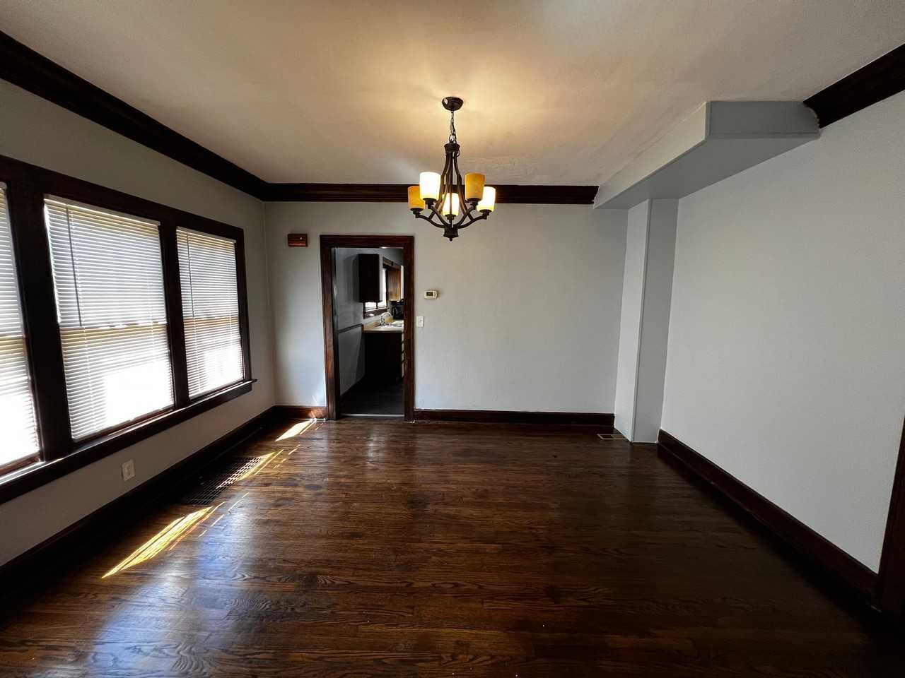620 Paris Ave - Photo 6 of 18