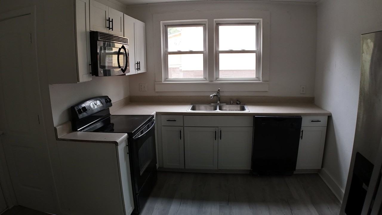 6 Riverside St - Photo 2 of 9