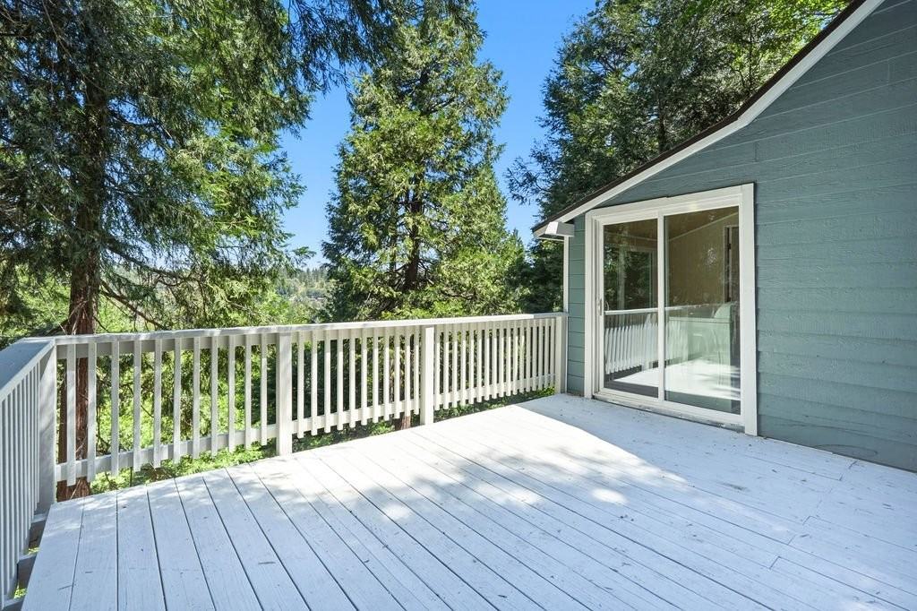 23920 Scenic Dr - Photo 2 of 19