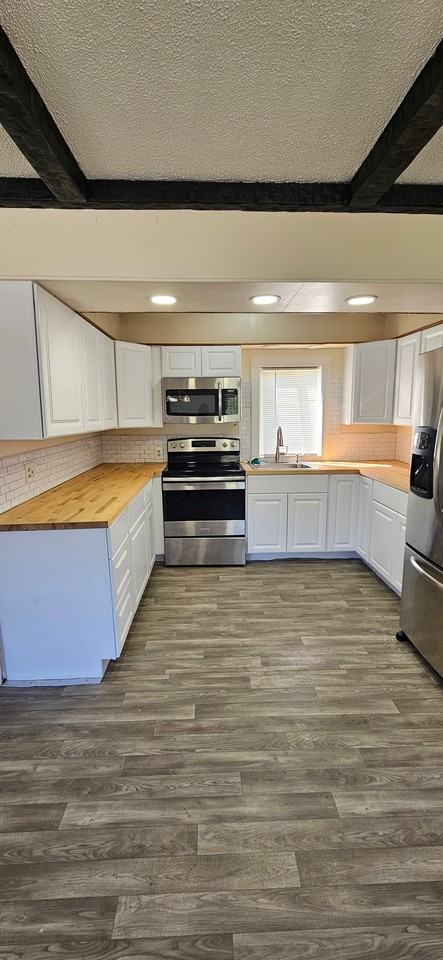 4315 Commercial St - Photo 2 of 8