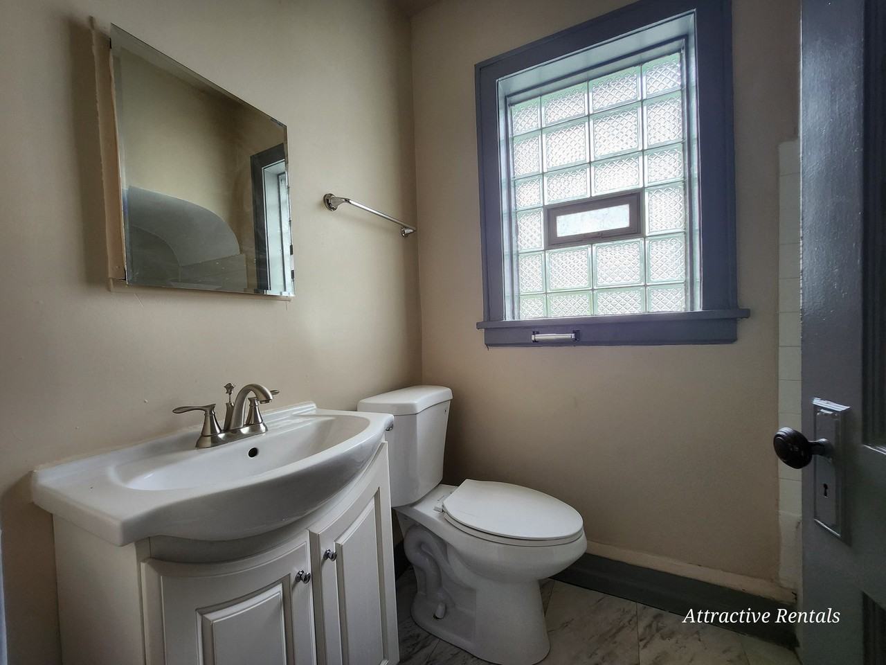 1056 S Mason Ave #1 - Photo 5 of 10