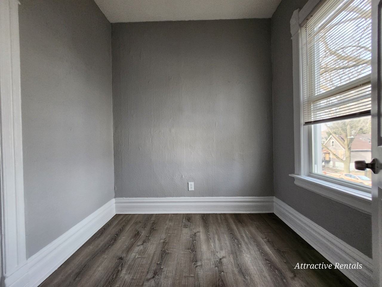 7636 S Drexel Ave #2 - Photo 3 of 15