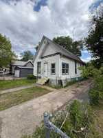 featured image of 415 E Division St