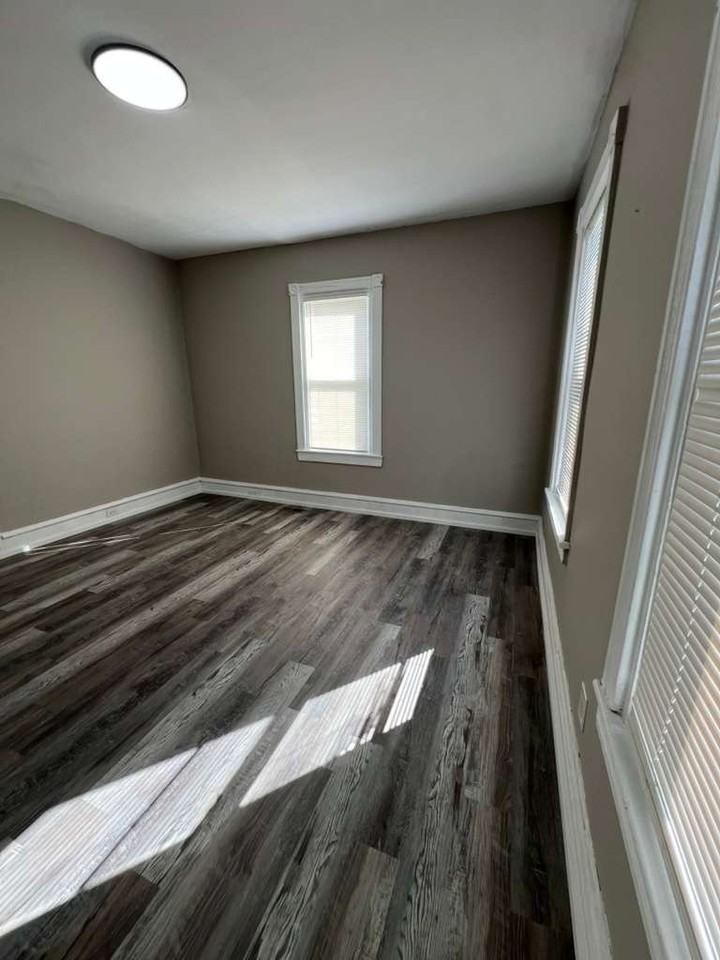 325 N Broad St #A - Photo 6 of 16