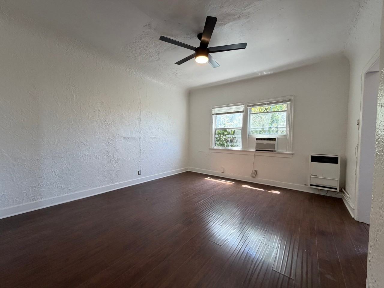 206 S Coronado St #206 - Photo 2 of 4