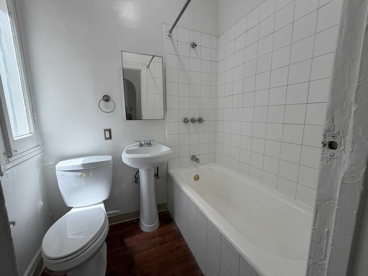206 S Coronado St #206 - Photo 4 of 4