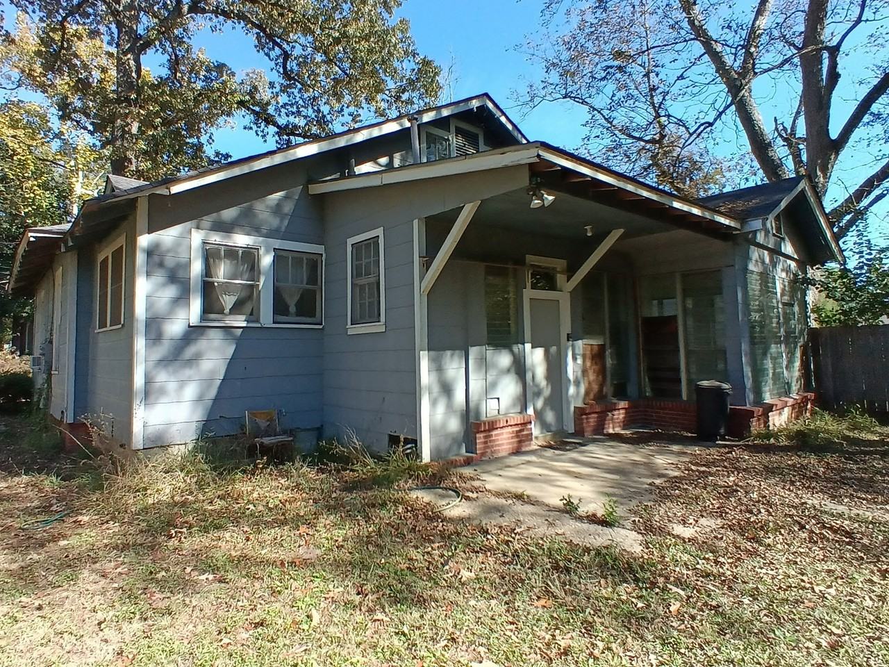 2120 E 3rd St - Photo 2 of 8