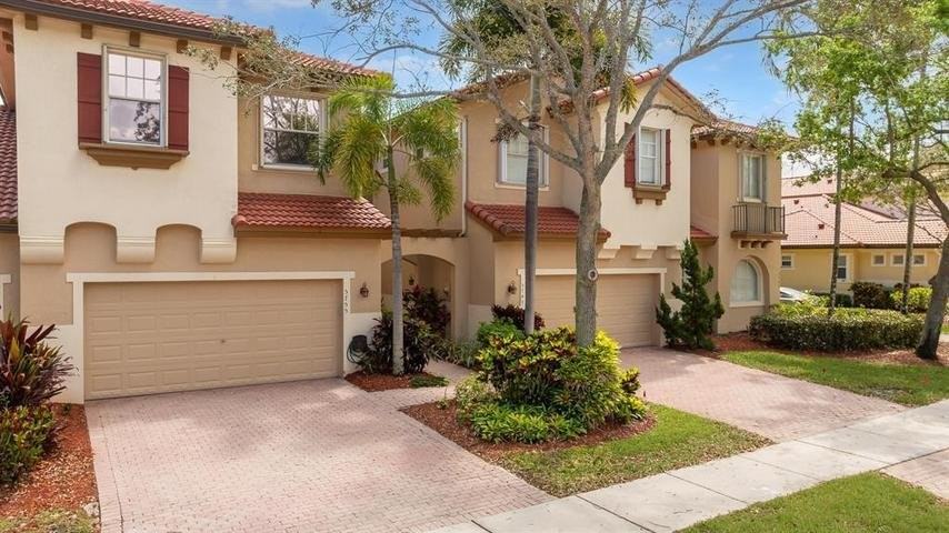 5755 Nw 120th Ave - Photo 2 of 8