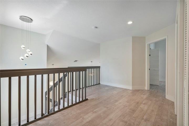 7701 Nw 61st Ter - Photo 7 of 8