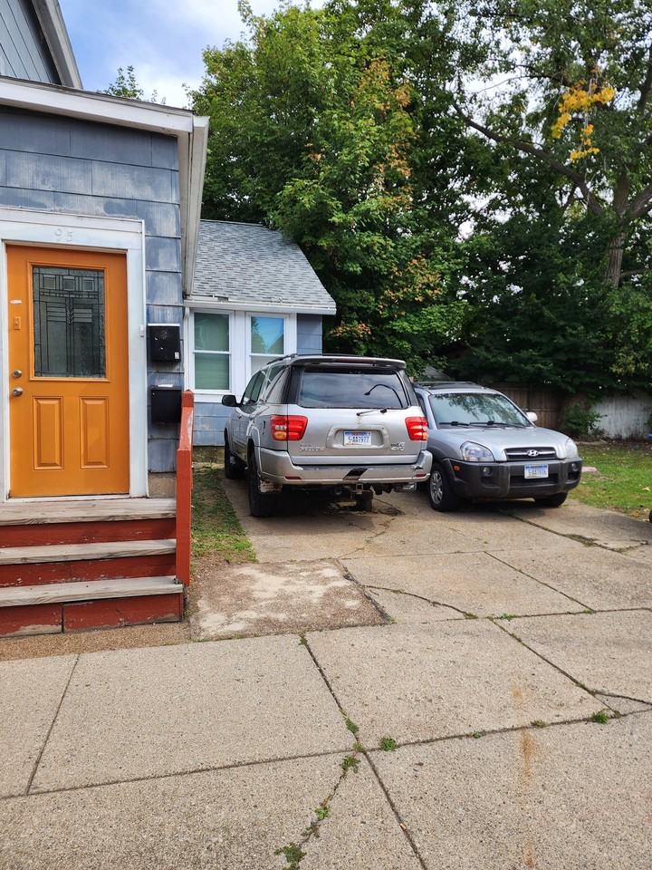 95 10th St #2 - Photo 2 of 12