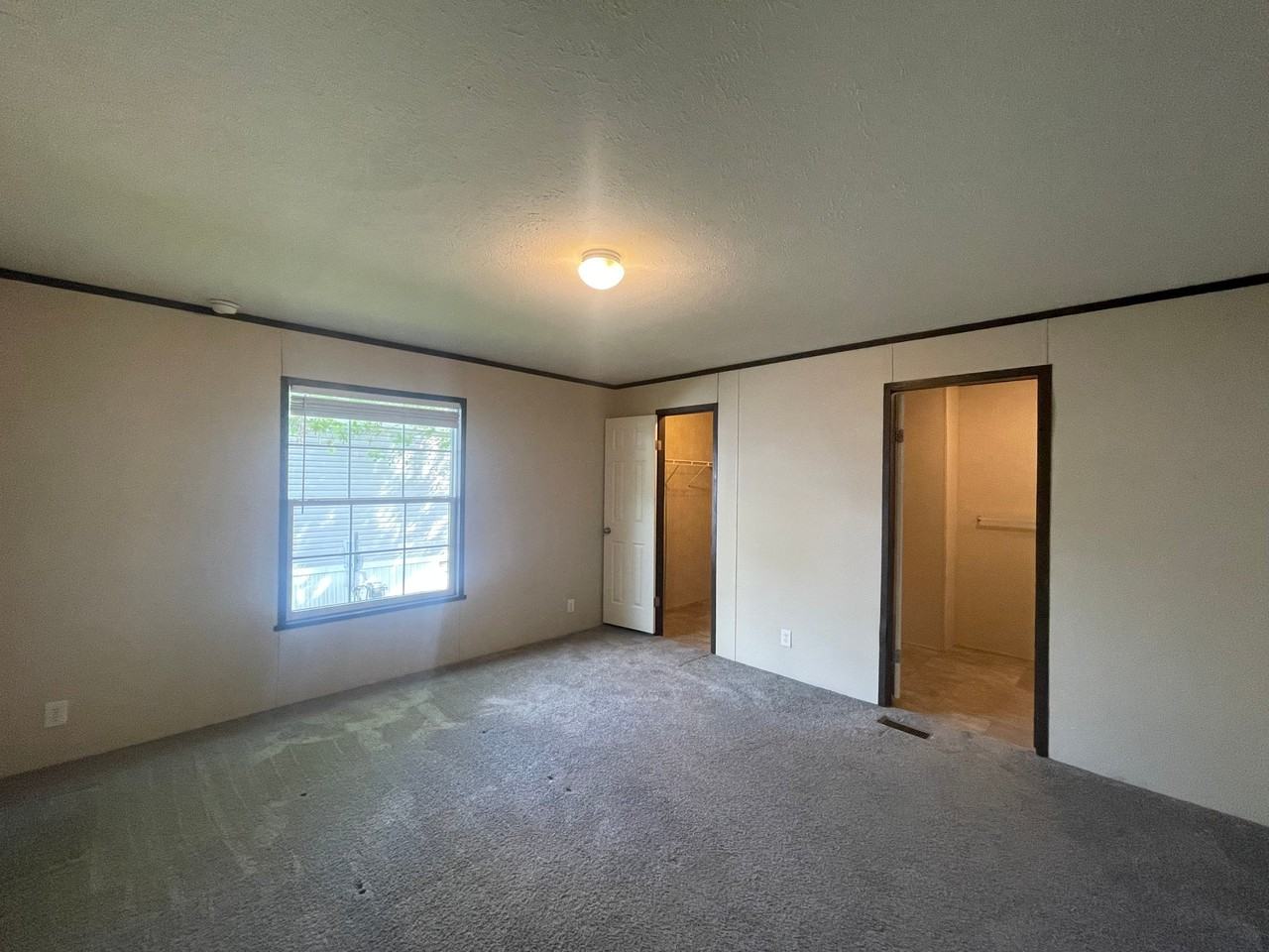 87 W Manor St - Photo 4 of 12