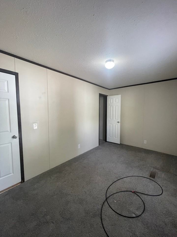 87 W Manor St - Photo 5 of 12