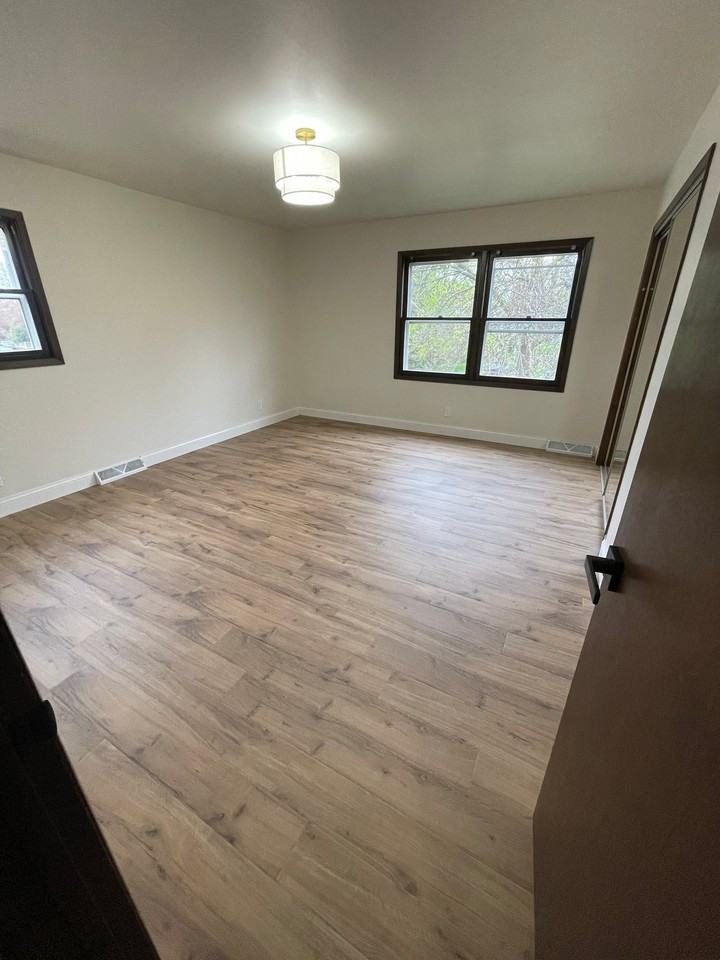 4260 Tumblewood Ln - Photo 6 of 9
