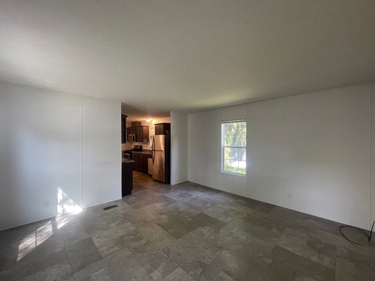 98 E Manor St - Photo 5 of 13