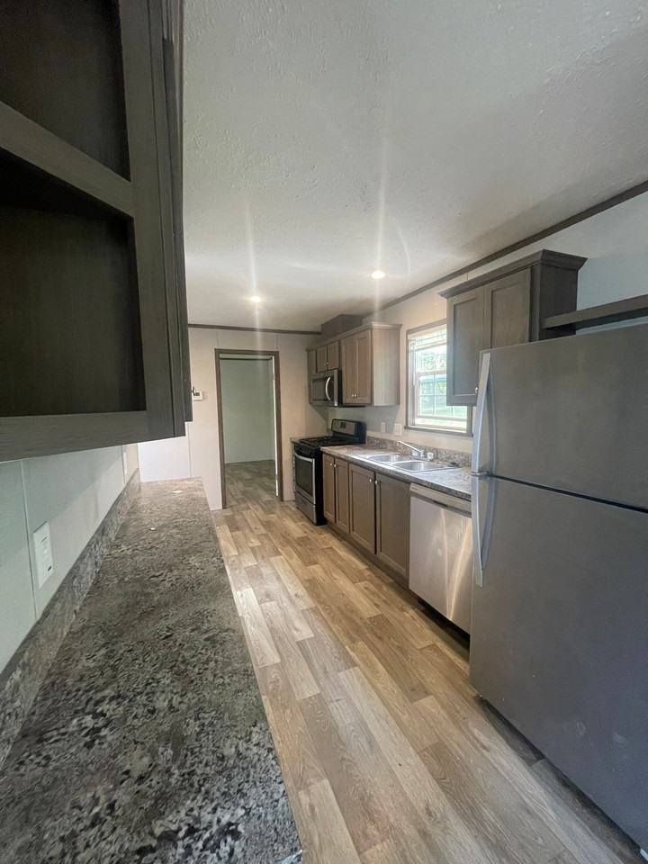 391 Shummard Br - Photo 2 of 9