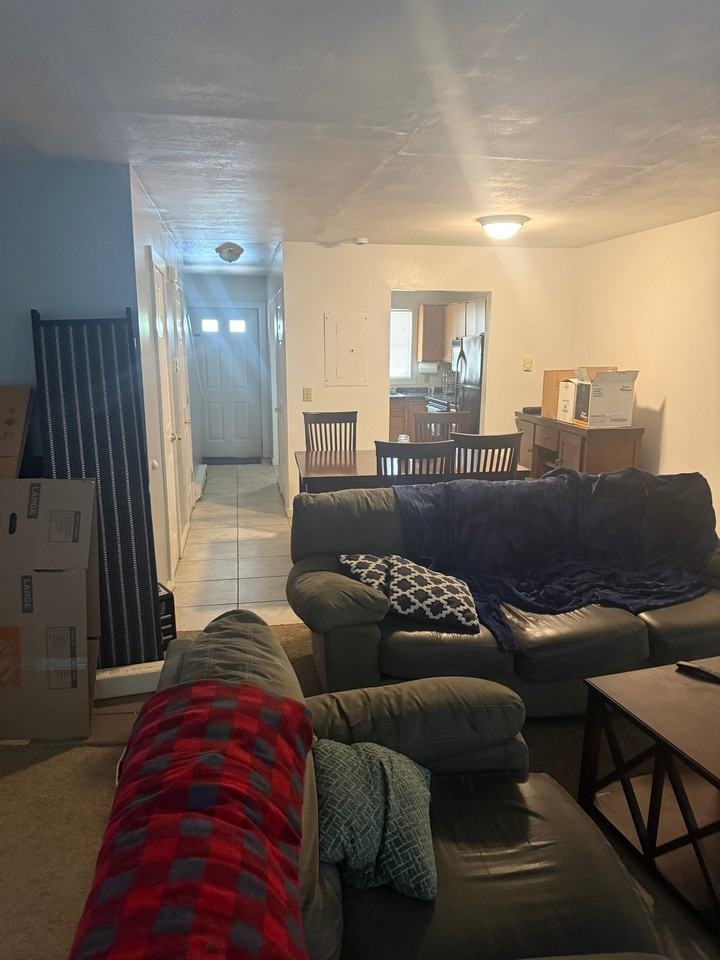 32 Allen Dr #2 - Photo 2 of 16