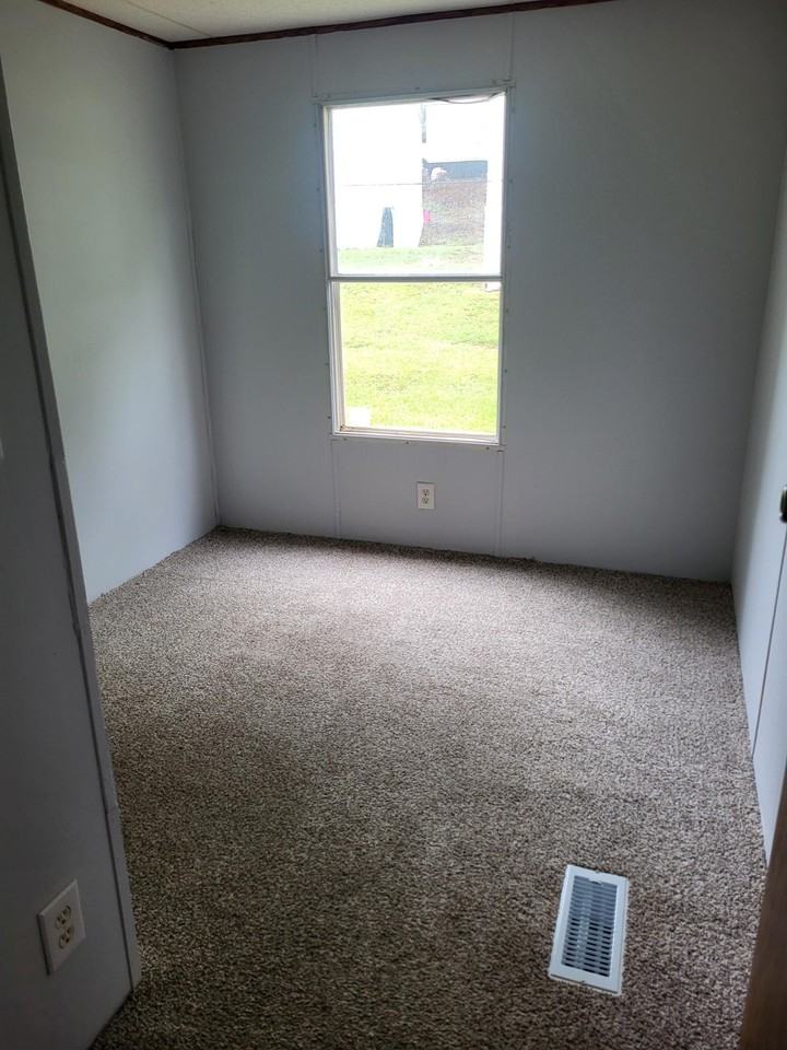 92 Elizabeth Dr #C7 - Photo 3 of 10