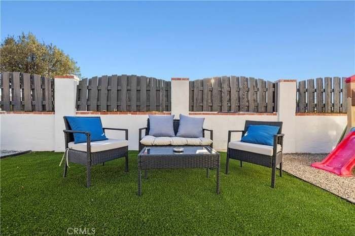 2178 Cheam Ave - Photo 4 of 20