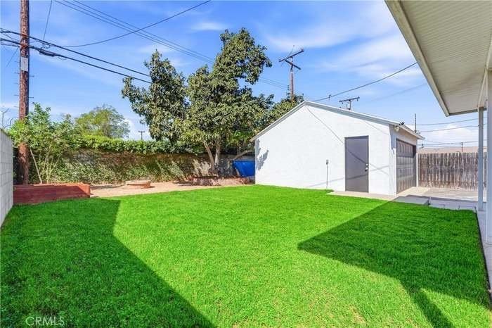 329 Catalpa Ave - Photo 4 of 18