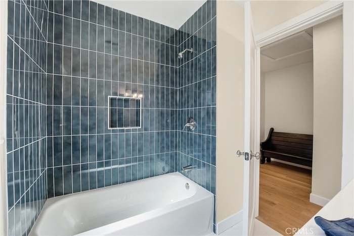 329 Catalpa Ave - Photo 5 of 18
