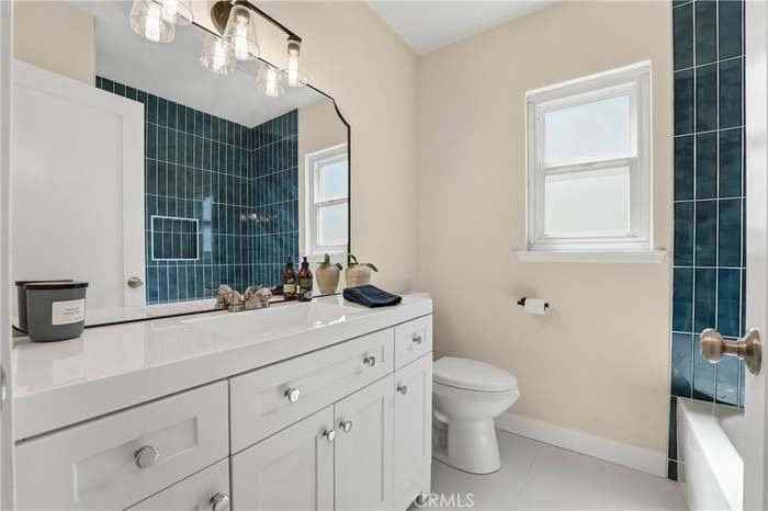 329 Catalpa Ave - Photo 7 of 18