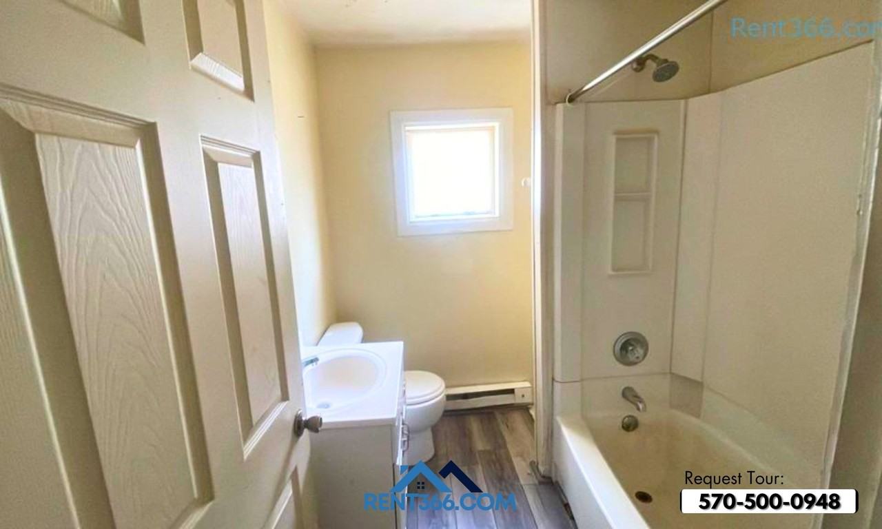 405 N 2nd St - Photo 7 of 9